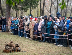 Реконструкцию боя Великой Отечественной войны показали гостям Городского парка в День Победы