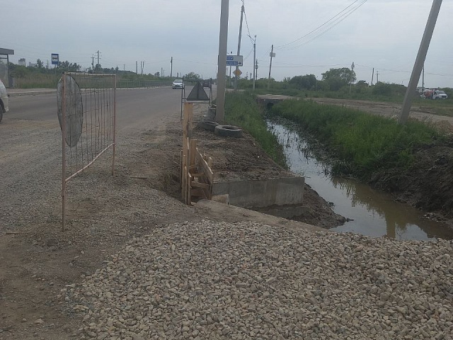 ГСТК меняет водопропускную трубу по Театральной