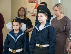 В школе № 10 открыли "Уголок памяти Героя" и установили "Парту Героя"