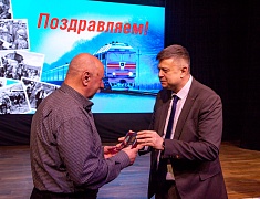 В Благовещенске наградили юбилейными медалями БАМа