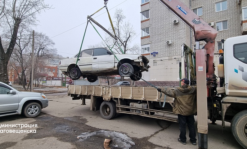 «Многие владельцы самостоятельно убирают свои автомобили — это правильный подход»: Олег Имамеев об очистке городских территорий от автохлама