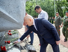 В Благовещенске в день ВДВ почтили память воинов-десантников
