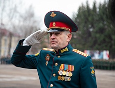 Мэр Благовещенска Олег Имамеев поздравил выпускников ДВОКУ с окончанием учебы