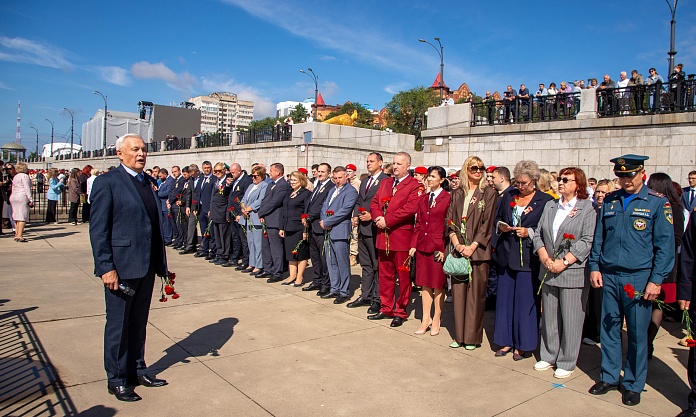 На Амуре прошла традиционная акция «Цветы на воде»