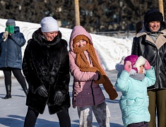На площади Ленина для детей провели праздник со сказочными персонажами