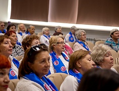 Заместитель мэра Благовещенска Дмитрий Перов поздравил «Ассоциацию пожилых людей» с юбилеем