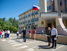 Памятную доску Герою России Владимиру Барахтенко открыли в Благовещенске