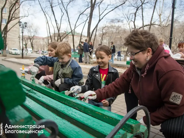 Больше сотни субботников проведут учреждения образования и культуры на этой неделе. В Благовещенске идёт акция «Город берегу»