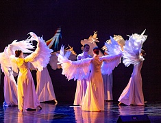 В Благовещенске в преддверии 8 Марта прошел большой праздничный концерт