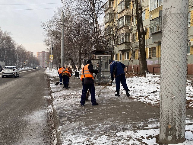 Как ГСТК избавляет от снежного наката и наледи благовещенские дороги и тротуары?