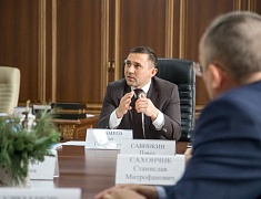 Мэр Благовещенска Олег Имамеев встретился с амурскими писателями