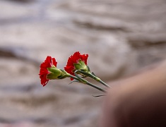 На Амуре прошла традиционная акция «Цветы на воде»