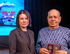 Церемония награждения медалями «За строительство Байкало-Амурской магистрали»