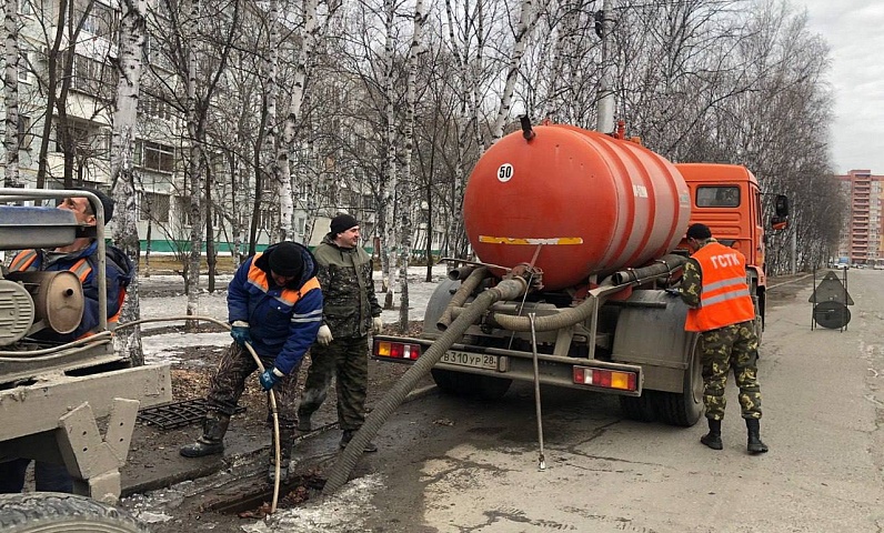 Больше двух тысяч дождеприемных колодцев расконсервируют в Благовещенске этой весной