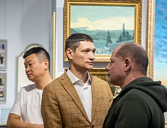 В Благовещенске открылась выставка к 70-летию Александра Тихомирова