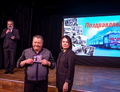В Благовещенске наградили юбилейными медалями БАМа