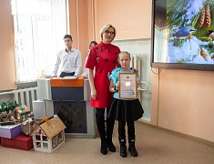 Юные благовещенцы смастерили кормушки для птиц 