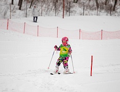 В Благовещенске прошло первенство города по горным лыжам и сноуборду, посвящённое памяти выпускника ДВОКУ, Героя России Ковтуна Андрея