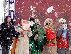 На площади Ленина и набережной Амура прошли народные гуляния в честь масленицы