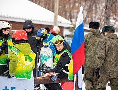 В Благовещенске прошло первенство города по горным лыжам и сноуборду, посвящённое памяти выпускника ДВОКУ, Героя России Ковтуна Андрея