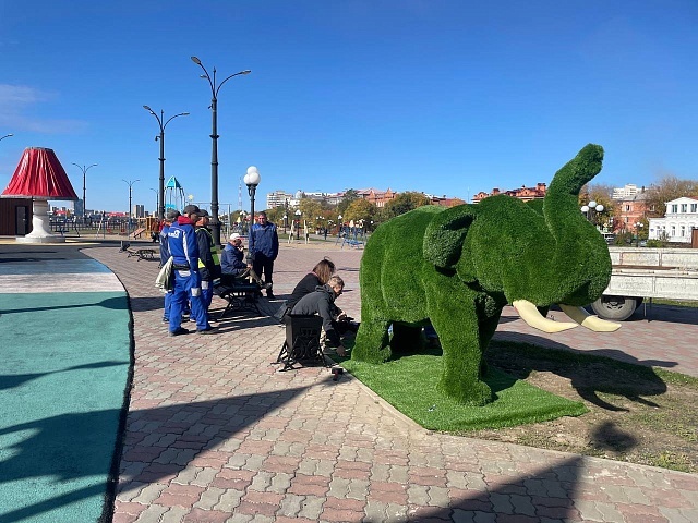 На набережной Благовещенска поселился слон 