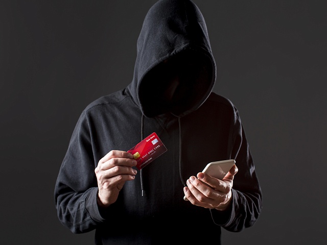 Благовещенцам рассказали, как не стать жертвой дропперов