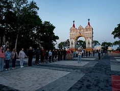В Благовещенске на площади Победы зажгли «Свечи памяти»