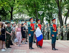 В Благовещенске в день ВДВ почтили память воинов-десантников