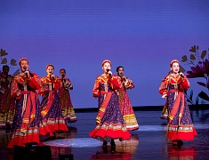 В Благовещенске в преддверии 8 Марта прошел большой праздничный концерт