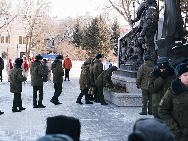 В Благовещенске почтили память неизвестного солдата