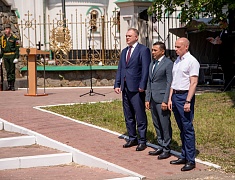 В день города прошли торжественные церемонии возложения цветов
