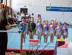 Чемпионат по спортивной гимнастике в Благовещенске посвятили герою СВО