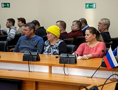 Мэр Благовещенска Олег Имамеев собрал предпринимателей, занимающихся пассажирскими перевозками
