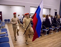 Парту Героя в память об участнике СВО открыли в школе №22 Благовещенска