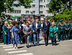 Памятную доску Герою России Владимиру Барахтенко открыли в Благовещенске