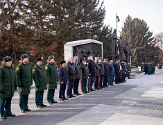 В Благовещенске почтили память защитников Отечества