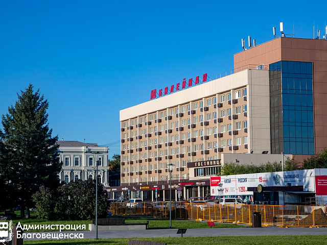 В Благовещенске построят просторную парковку в районе Дома российско‑китайской дружбы