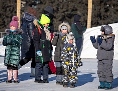 На площади Ленина для детей провели праздник со сказочными персонажами
