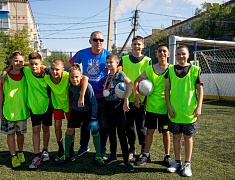 В Благовещенске юные футболисты сыграли на всесезонном корте на Нагорной