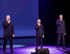 В Благовещенске в преддверии 8 Марта прошел большой праздничный концерт