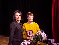 В Благовещенске наградили юбилейными медалями БАМа