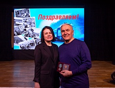В Благовещенске наградили юбилейными медалями БАМа