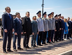 В амурской столице в преддверии Дня Победы подняли Копию Знамени Победы