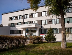 Заместитель мэра Благовещенска Дмитрий Перов поздравил «Ассоциацию пожилых людей» с юбилеем