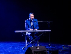 В Благовещенске в преддверии 8 Марта прошел большой праздничный концерт