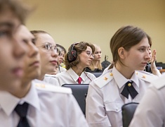 Специалисты управления по развитию потребительского рынка и услуг провели для десятиклассников конкурс КВН