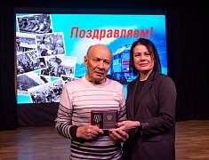 В Благовещенске наградили юбилейными медалями БАМа