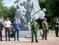 В Благовещенске в день ВДВ почтили память воинов-десантников