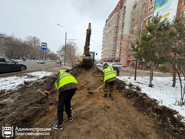 В Благовещенске приступили к модернизации пешеходной сети. Работы идут на участках Октябрьской и Кузнечной