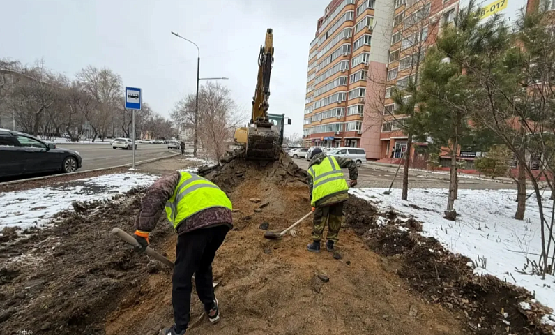 В Благовещенске приступили к модернизации пешеходной сети. Работы идут на участках Октябрьской и Кузнечной